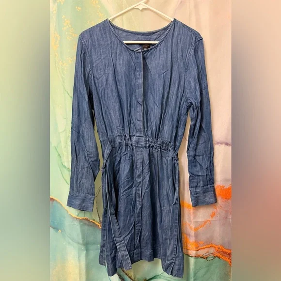 Club Monaco Rahma Dress In Denim Long-Sleeve Size: 12 - Picture 2 of 6
